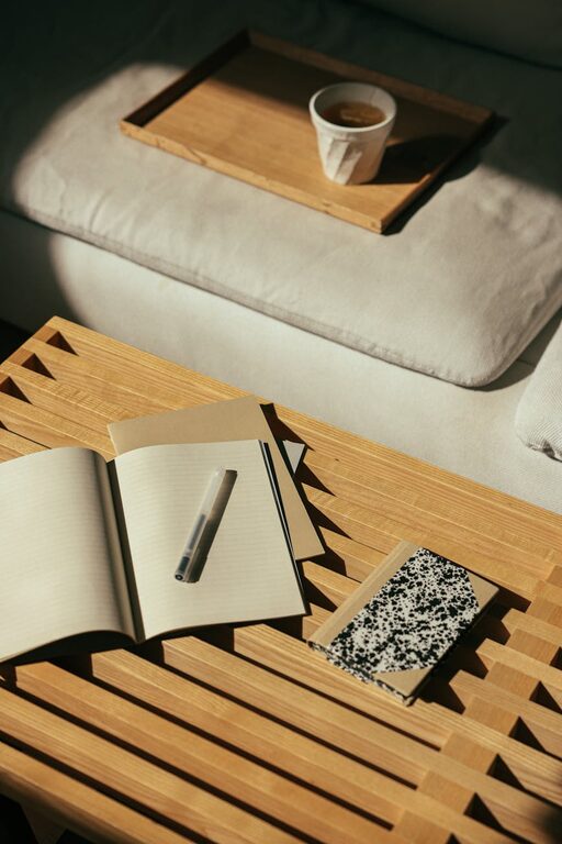 Beginner Guide to Journaling Every Day for a Happier Mind
